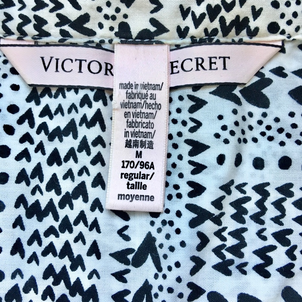 Heart-print Victoria’s Secret sleep 😴 shirt!❤️ - Picture 6 of 11